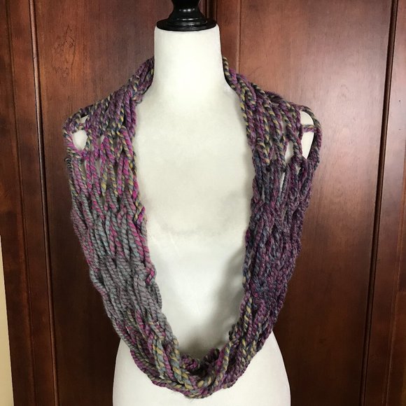 Chunky Knitted Gray Purple Statement Infinity Scarf - Picture 3 of 6